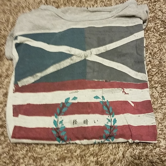 Unique patriotic short sleeve thin t shirt. - Picture 4 of 4